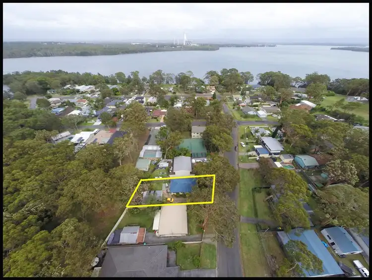 11 Houston Avenue, Chain Valley Bay NSW 2259