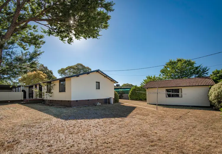 55 Calder Crescent, Holder ACT 2611