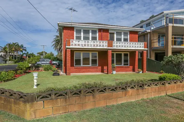 1 Boikon, Blacksmiths NSW 2281