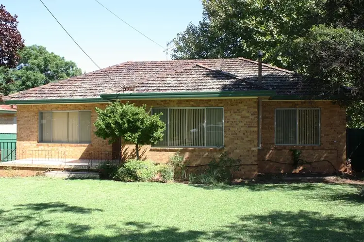 16 Thorby Crescent, Griffith NSW 2680