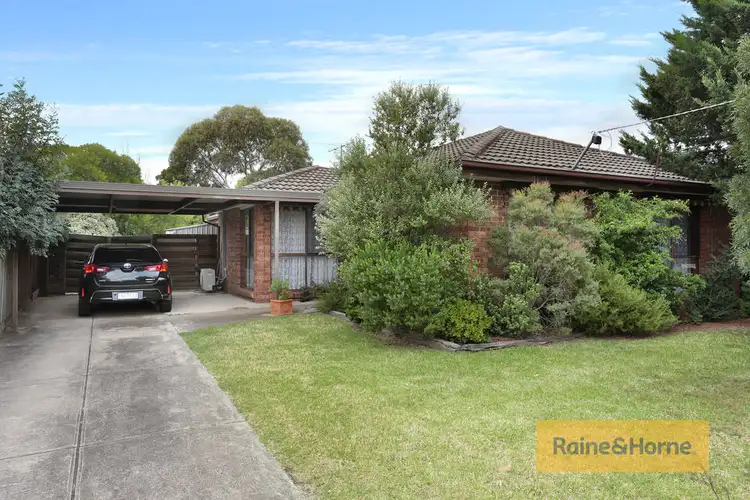 18 Waratah Street, Melton South VIC 3338