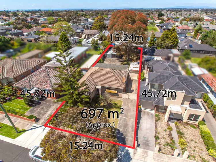 80 Isla Avenue, Glenroy VIC 3046