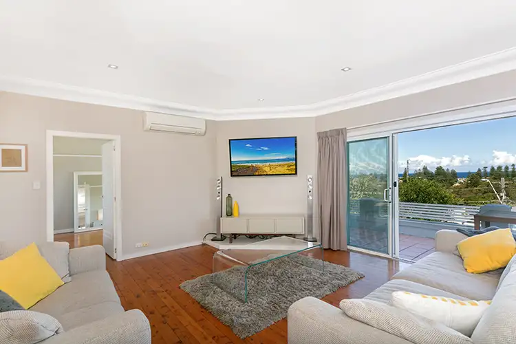 Fifth view of Homely house listing, 2 Mount Pleasant Avenue, Mona Vale NSW 2103