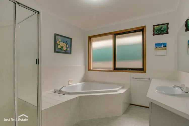 Fifth view of Homely house listing, 4 Foulds Court, Berwick VIC 3806