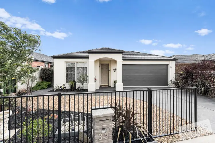 32 Rosella Avenue, Pakenham VIC 3810