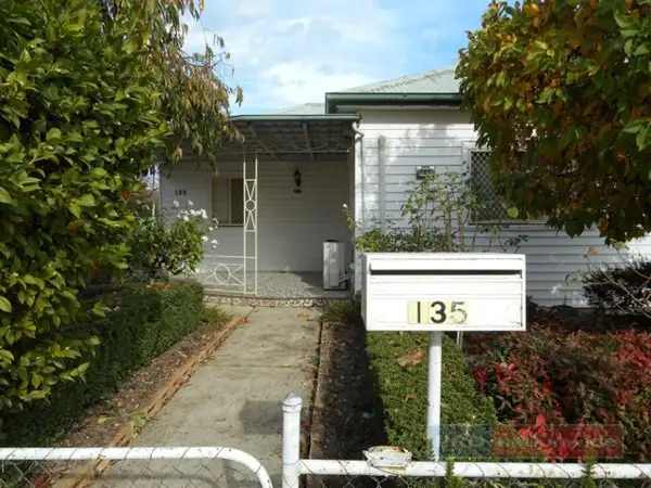 135 Lambie Street, Tumut NSW 2720