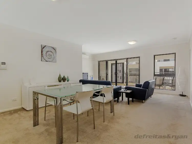 17/2 Stockton Bend, Cockburn Central WA 6164