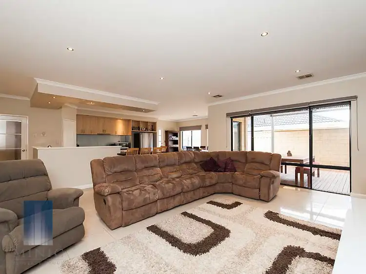 Fifth view of Homely house listing, 6 Zaragoza Court, Seville Grove WA 6112