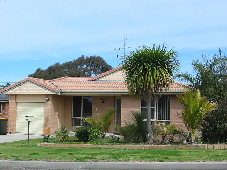 8 John Taylor Crescent, Tathra NSW 2550