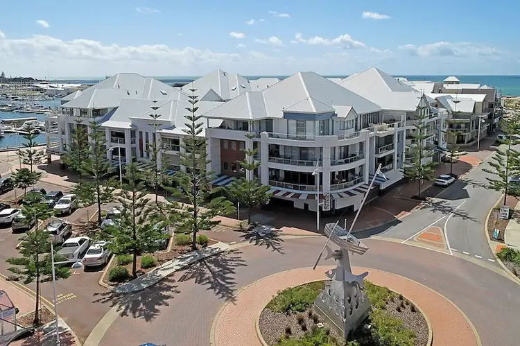 18/1 Breakwater Parade, Mandurah WA 6210
