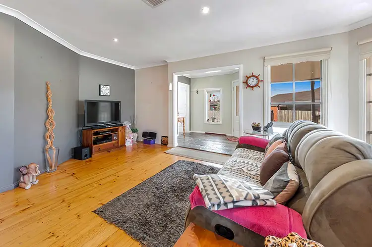 Sixth view of Homely house listing, 9 Dymock Court, Craigieburn VIC 3064