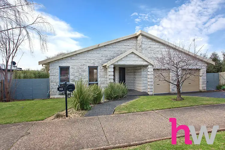 33 Monterey Drive, Waurn Ponds VIC 3216