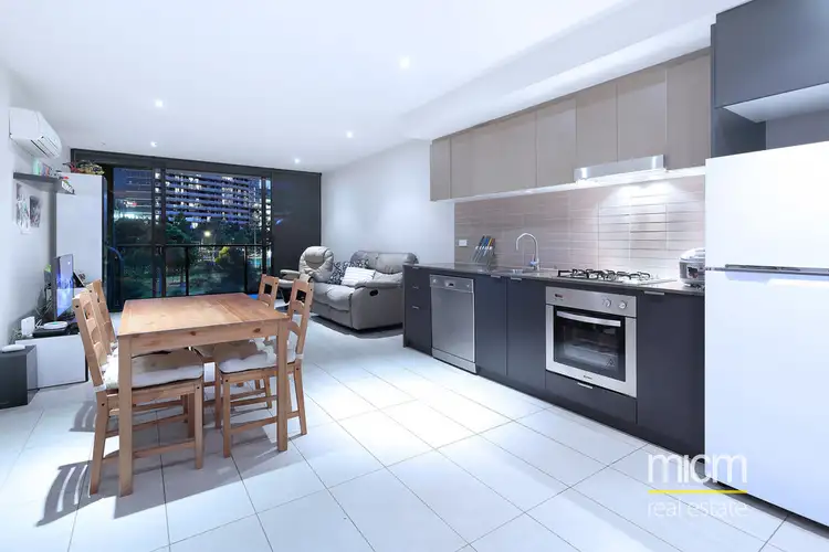 37/801 Bourke Street, Docklands VIC 3008