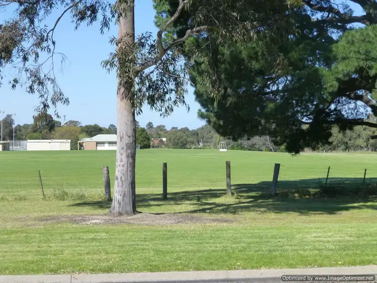 Third view of Homely block of units listing, 8 Albert Street, Bairnsdale VIC 3875