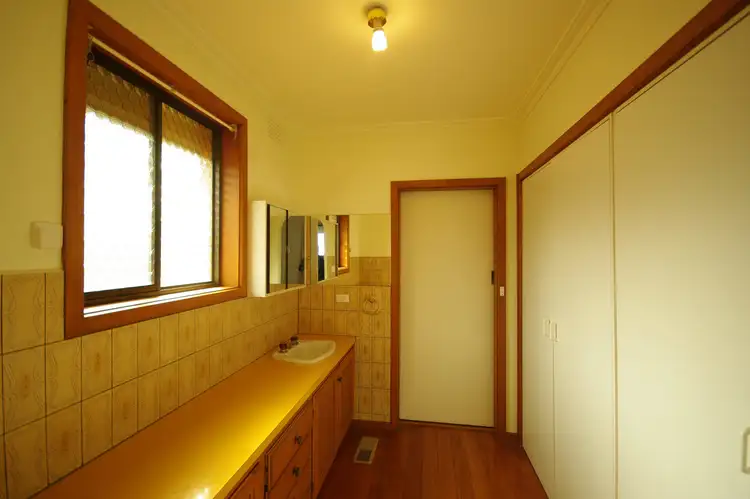 Fifth view of Homely house listing, 11 Surrey Close, Hallam VIC 3803
