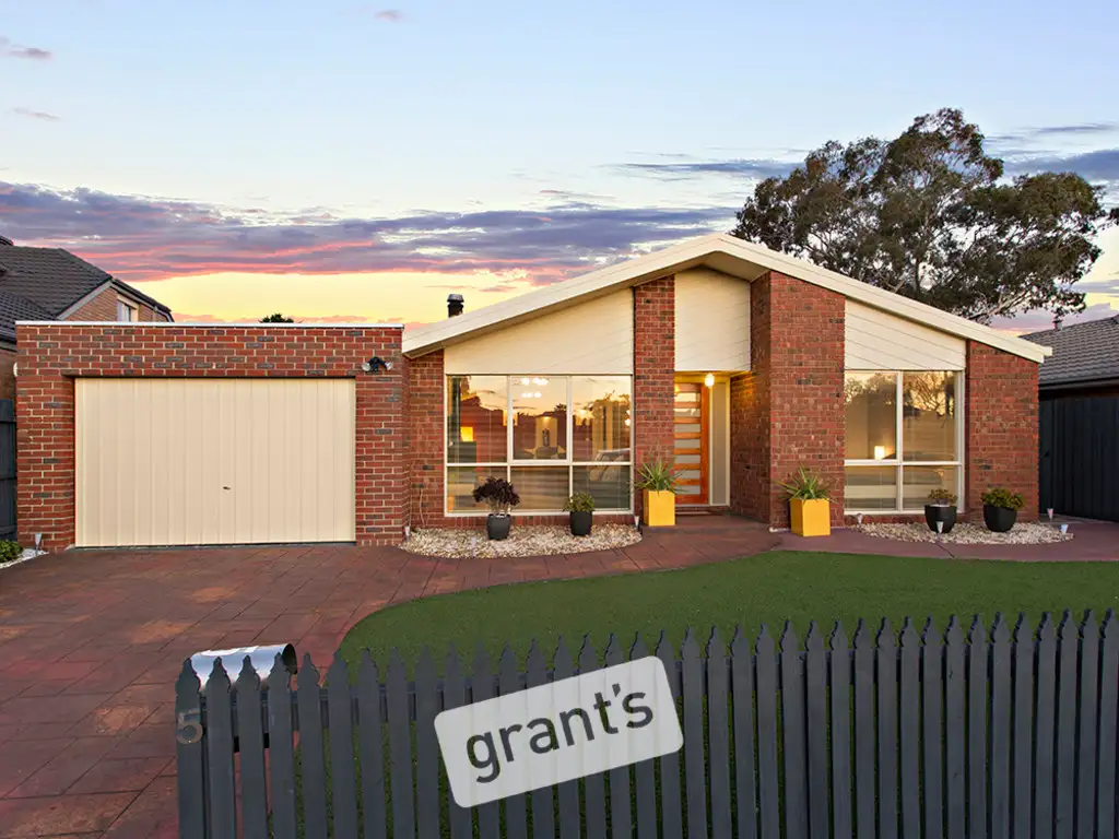 Main view of Homely house listing, 5 Joelle Court, Aspendale Gardens VIC 3195