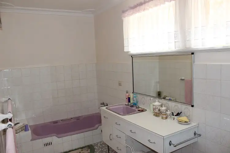Sixth view of Homely house listing, 18 Shrewsbury Avenue, Tamworth NSW 2340