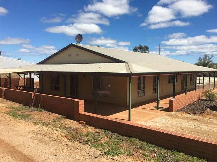 90 John  Street, Northampton WA 6535