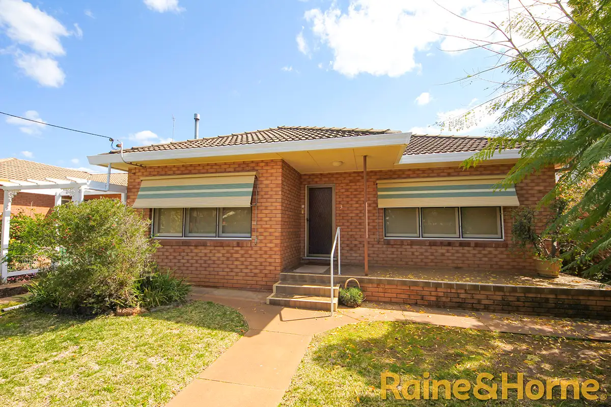 Main view of Homely house listing, 3 Roycox Crescent, Dubbo NSW 2830