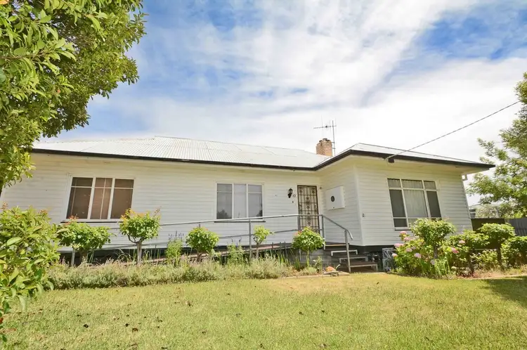 Fifth view of Homely house listing, 10 Ronald Street, Robinvale VIC 3549
