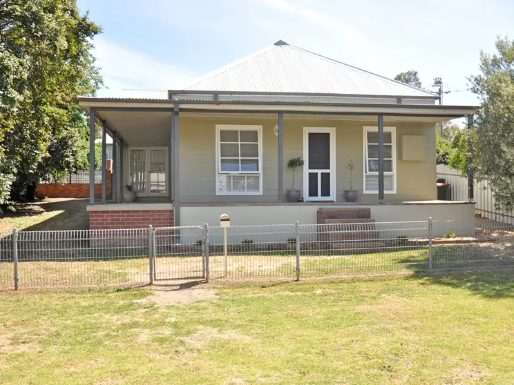 76 Lisgar Street, Junee NSW 2663
