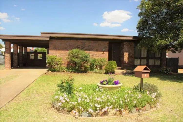 Second view of Homely house listing, 5 Truman Avenue, Wellington NSW 2820