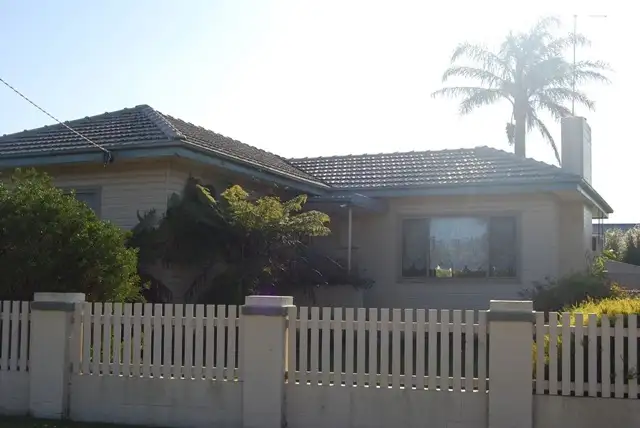 22 Tanjil Grove, Lakes Entrance VIC 3909
