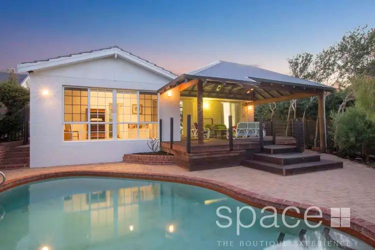 16 Dampier Avenue, City Beach WA 6015