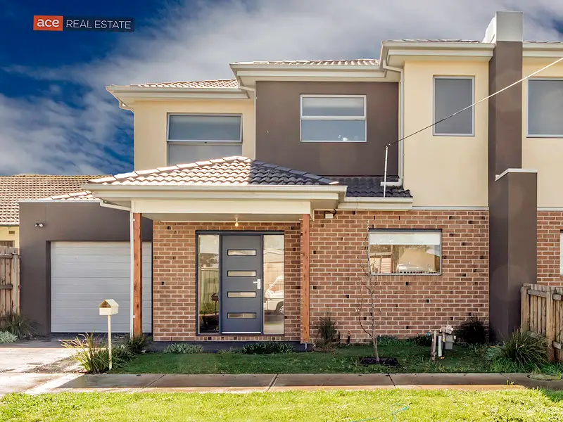 Main view of Homely townhouse listing, 2B Badge Court, Laverton VIC 3028