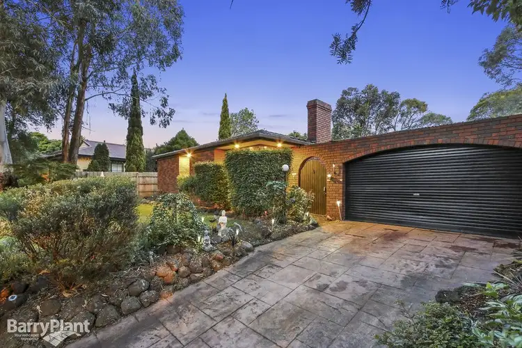 30 Churchill Drive, Mooroolbark VIC 3138