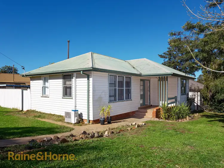 13 Hunter Street, Mount Austin NSW 2650