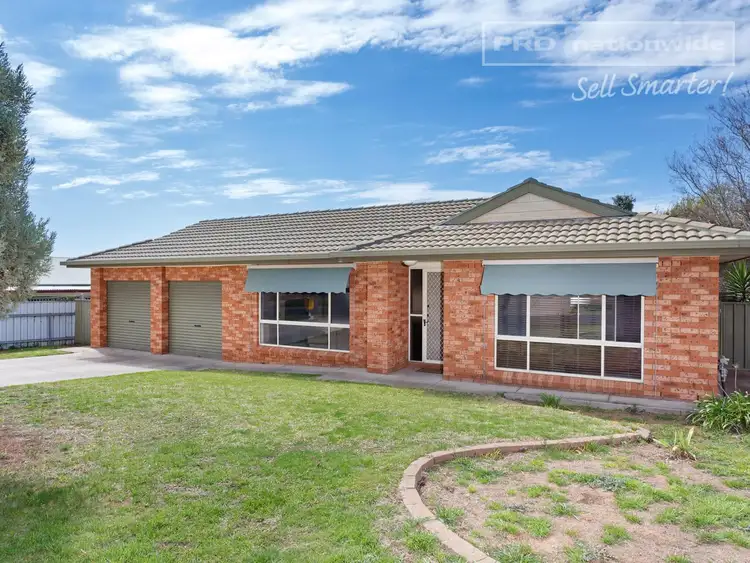 68 Balleroo Crescent, Glenfield Park NSW 2650