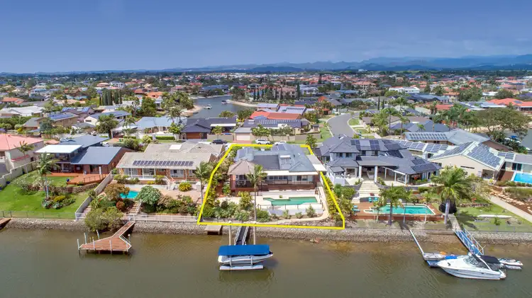 26 Selkirk Avenue, Benowa Waters QLD 4217