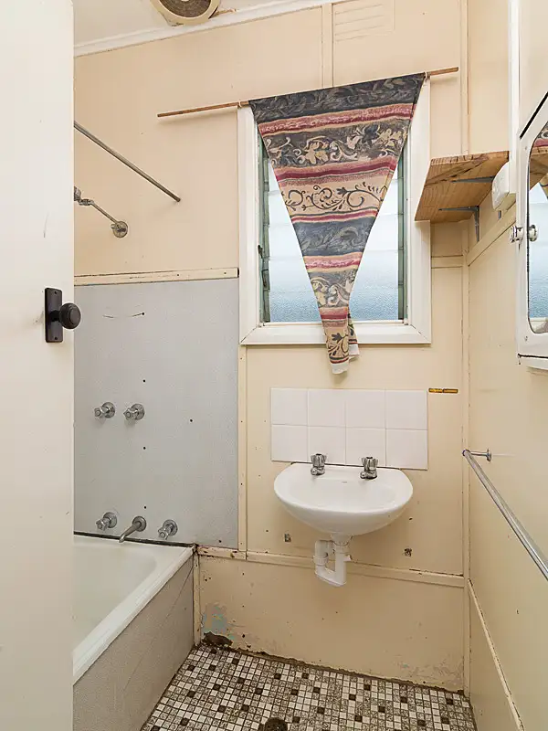 Fifth view of Homely house listing, 10 Dunbarton Road, Strathalbyn SA 5255