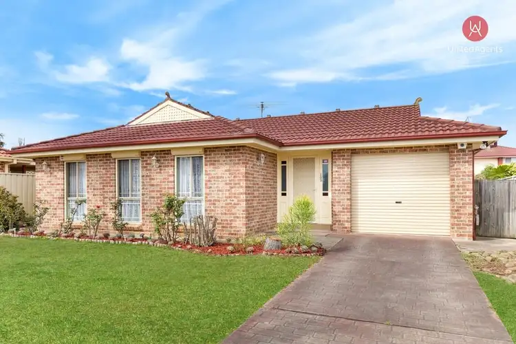 102 Falcon Circuit, Green Valley NSW 2168