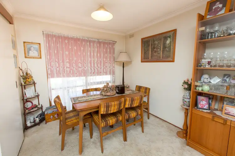 Fifth view of Homely house listing, 8 Ash Court, Red Cliffs VIC 3496