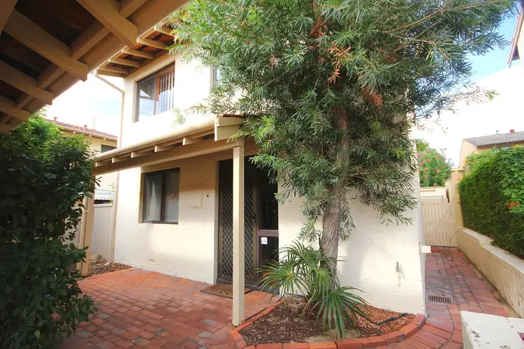 6/25 Eric St, Como WA 6152