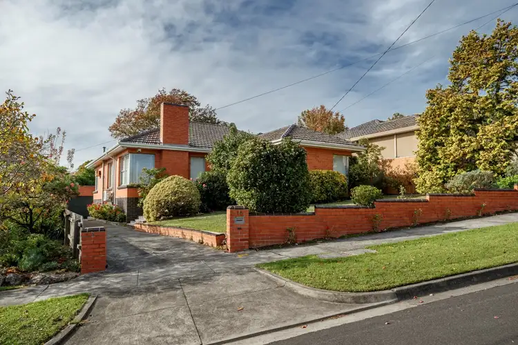 16 Wadham Parade, Mount Waverley VIC 3149