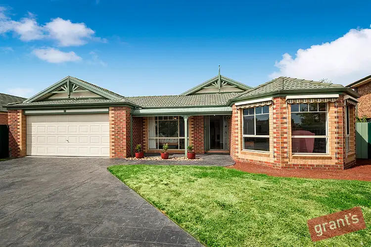 8 Sherwood Road, Narre Warren South VIC 3805