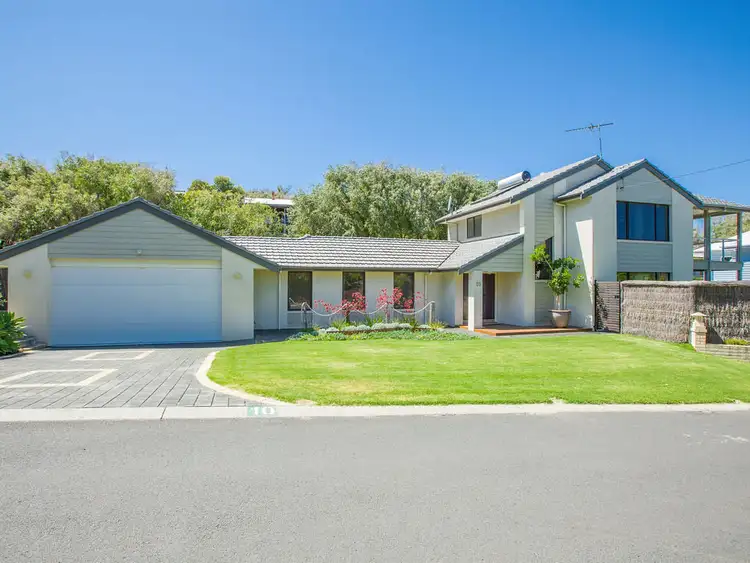 10 McCourt Place, Peppermint Grove Beach WA 6271