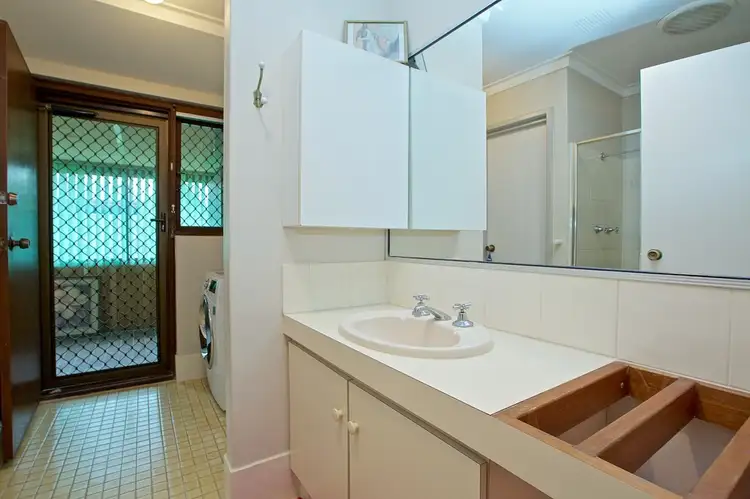 Sixth view of Homely semi-detached listing, 1a Tall Tree View, Swan View WA 6056