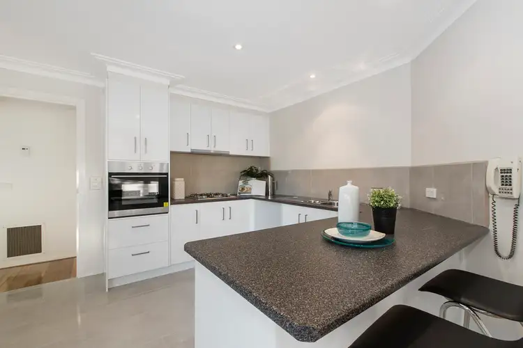 Fourth view of Homely unit listing, 2/6 Centre Court, Burwood VIC 3125
