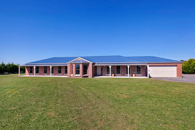 Main view of Homely house listing, 33 O'Farrell Court, Cambrian Hill VIC 3352