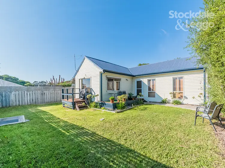 2/18 Ullathornes Road, Inverloch VIC 3996