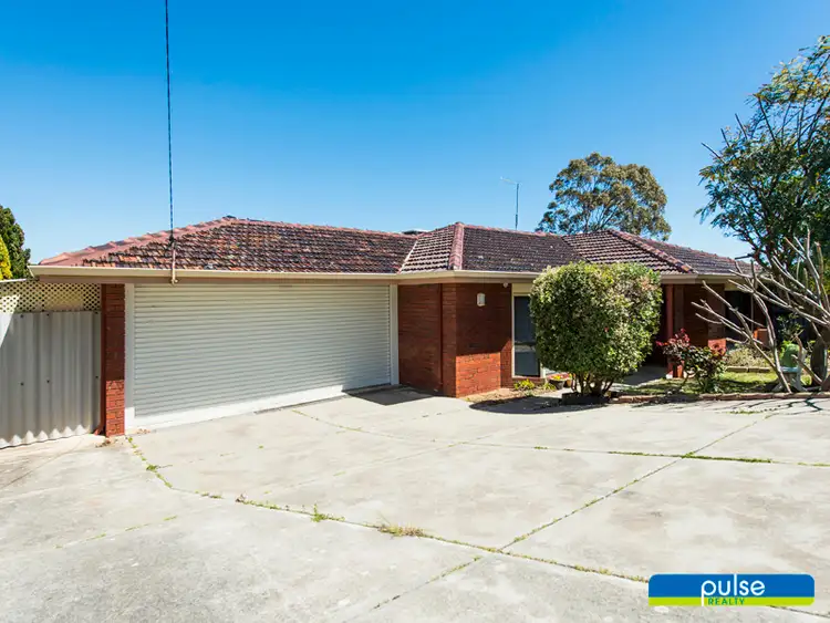 11 Tangney Crescent, Samson WA 6163
