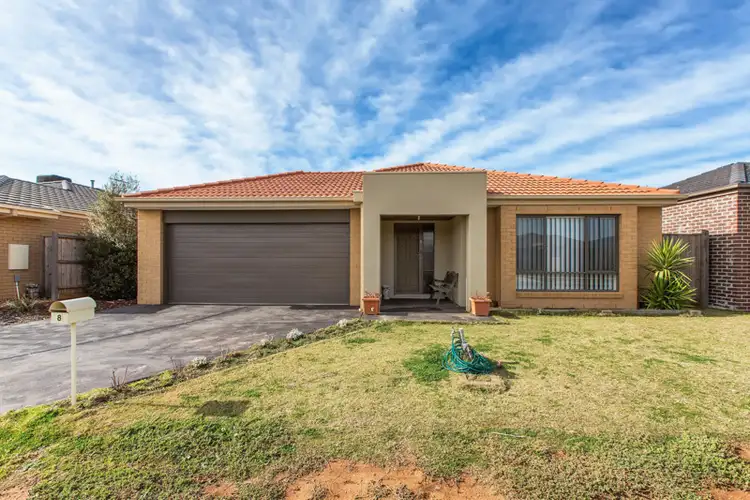 8 Barleygrass Crescent, Brookfield VIC 3338