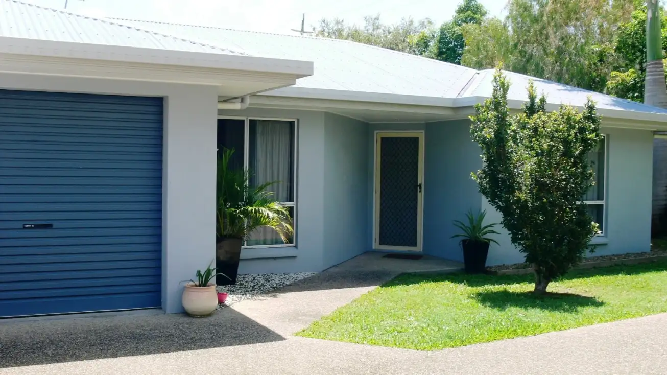 Main view of Homely unit listing, 2/20 Banksia Court, Cannonvale QLD 4802