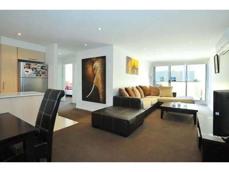 Main view of Homely unit listing, 102/117 Pier Street, Altona VIC 3018