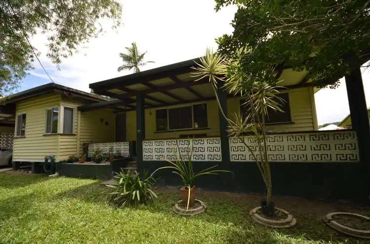19 Foxton Avenue, Mossman QLD 4873