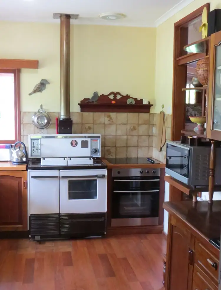 Fourth view of Homely house listing, 17 Weeks Court, Alexandra VIC 3714